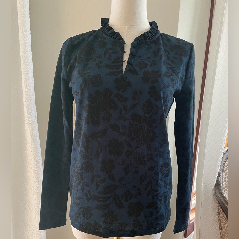 NWT Anne Taylor Floral Ruffle Neck Top in Blue and Black Small Petite - Picture 2 of 6